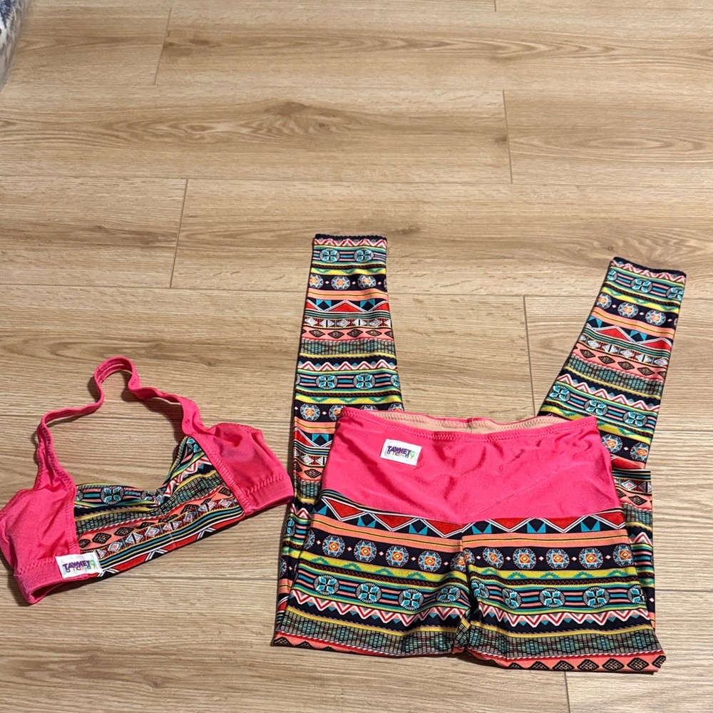 Pink Aztec Print Sports Bra & Leggings Set